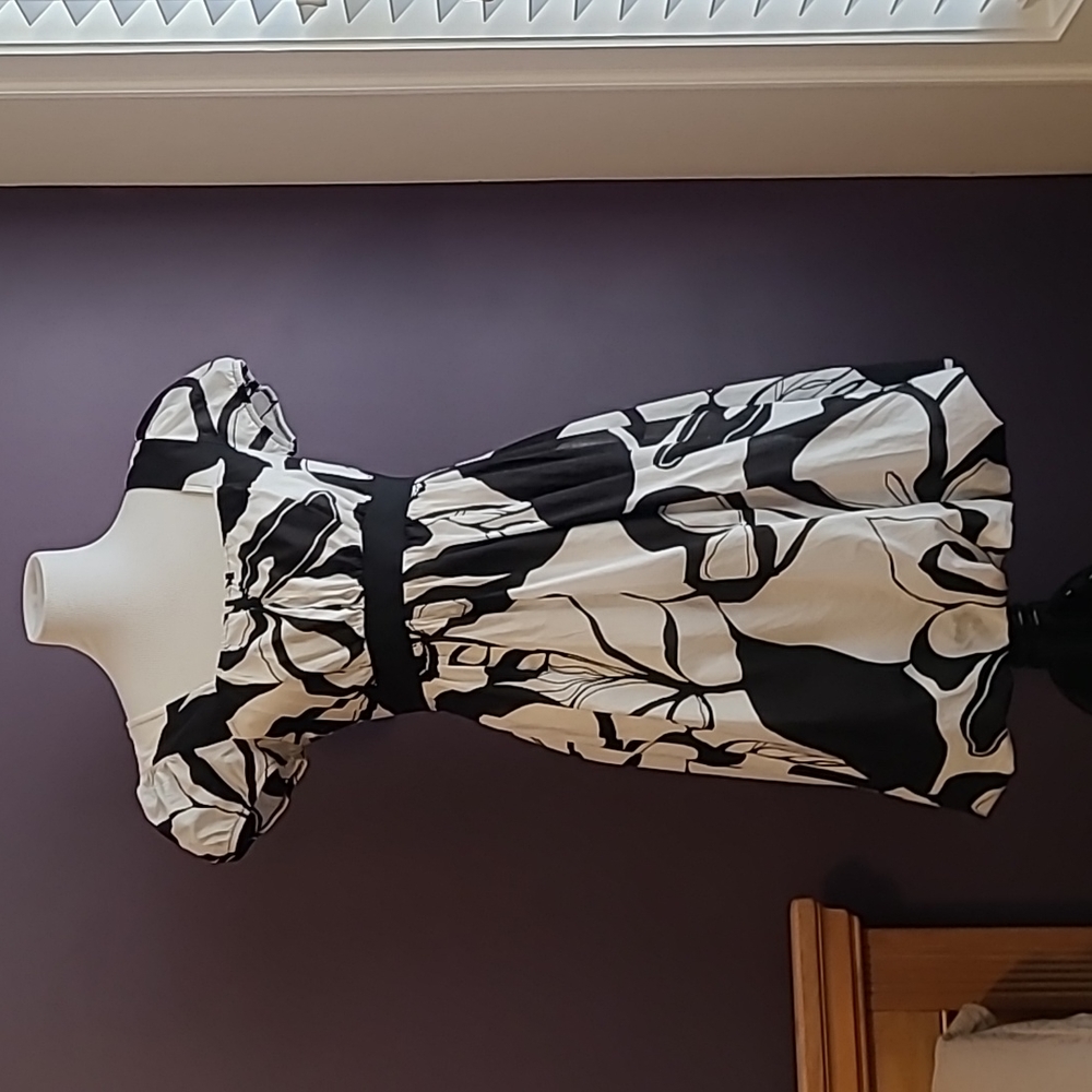 i.n Studio cotton dress, size 8 with bold black & white print